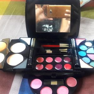 Vov make up kit